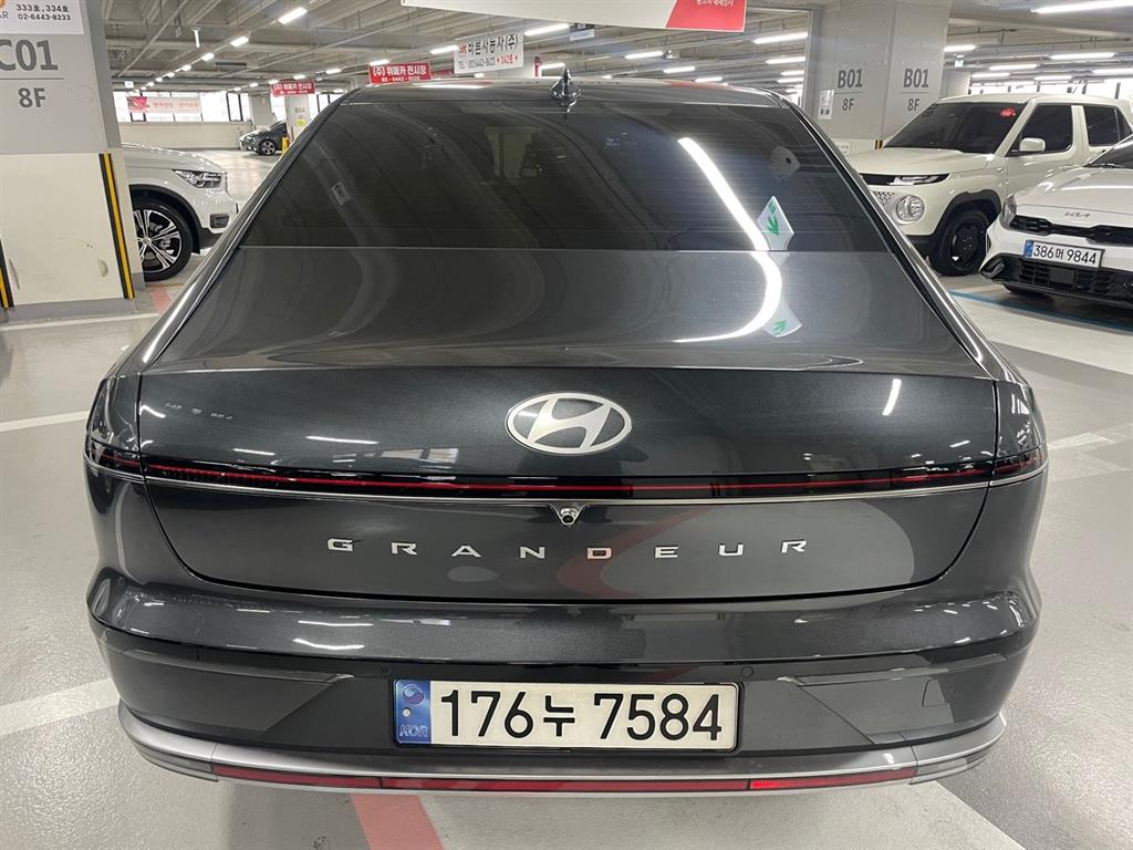 HYUNDAI Grandeur - Vista 4