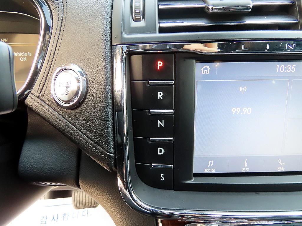 Lincoln Continental - Vista 11