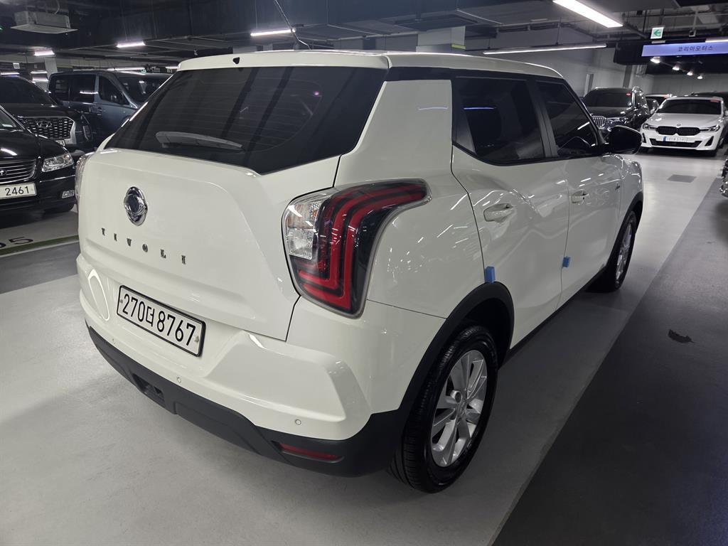 Ssangyong Tivoli - Vista 5