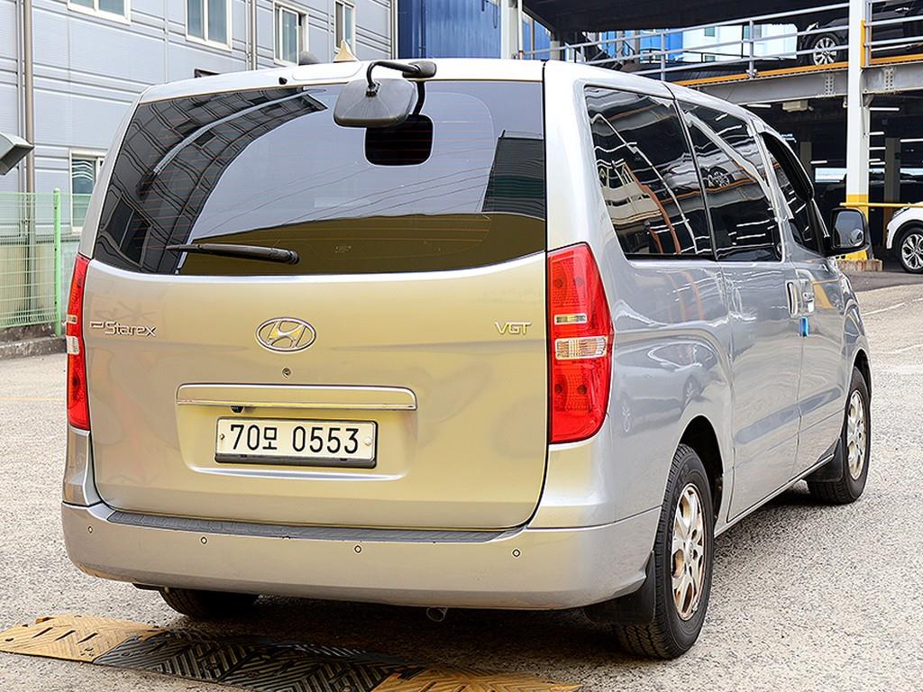 HYUNDAI Starex - Vista 7