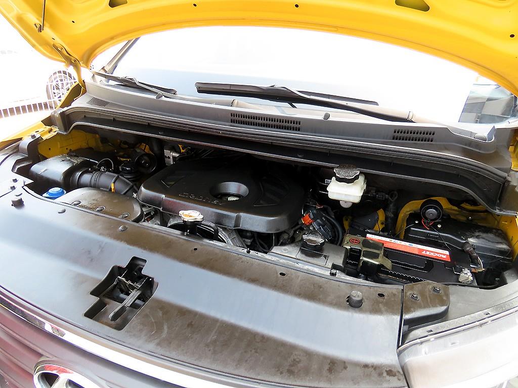 HYUNDAI Starex 2019 Amarillo - Importación desde Corea - HF Imports Iquique - Foto 19