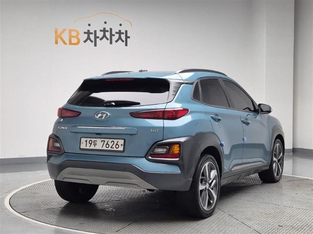 HYUNDAI Kona - Vista 4