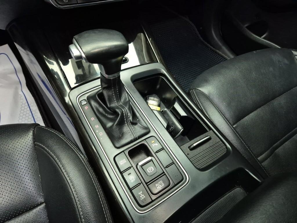 KIA Sorento - Vista 8