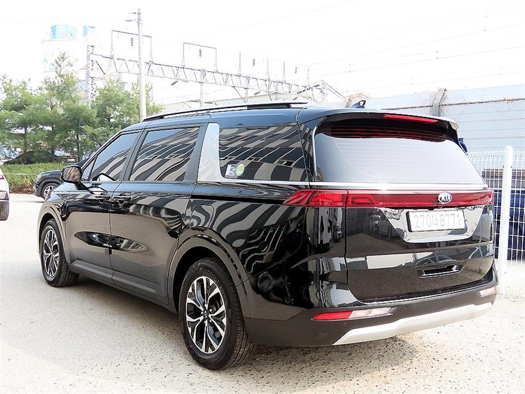 KIA Carnival - Vista 3