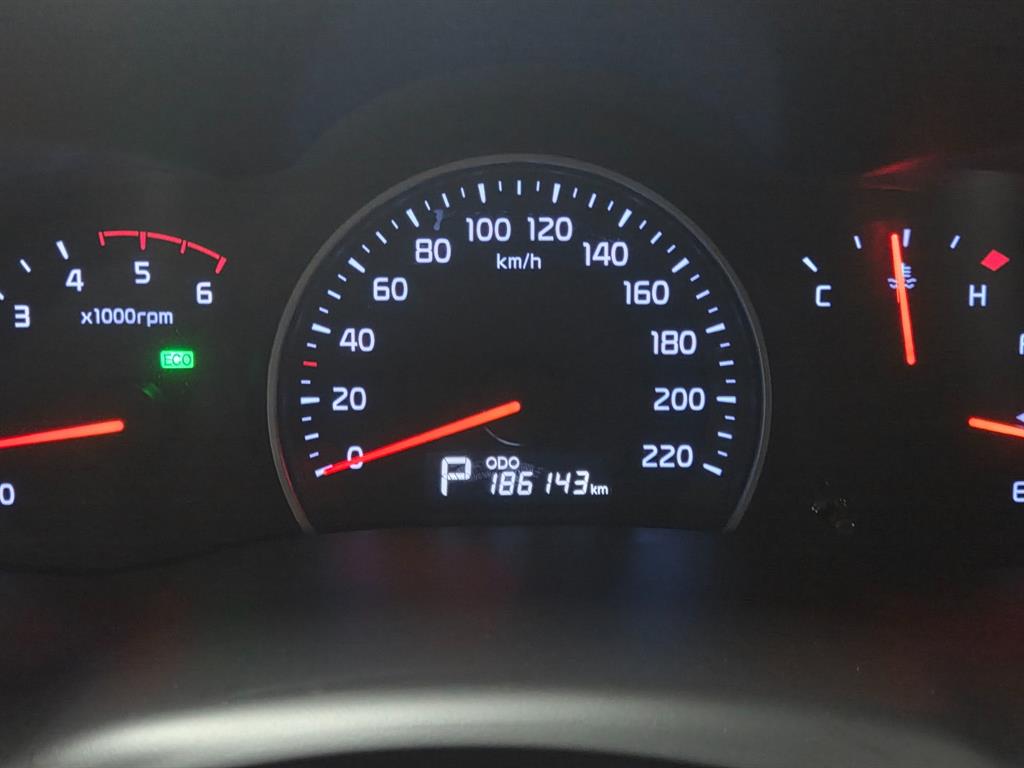 KIA Carnival - Vista 5