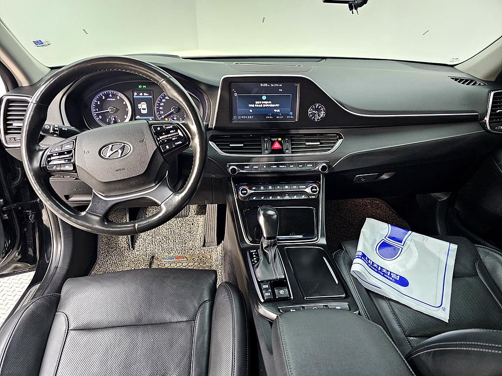 HYUNDAI Grandeur - Vista 5