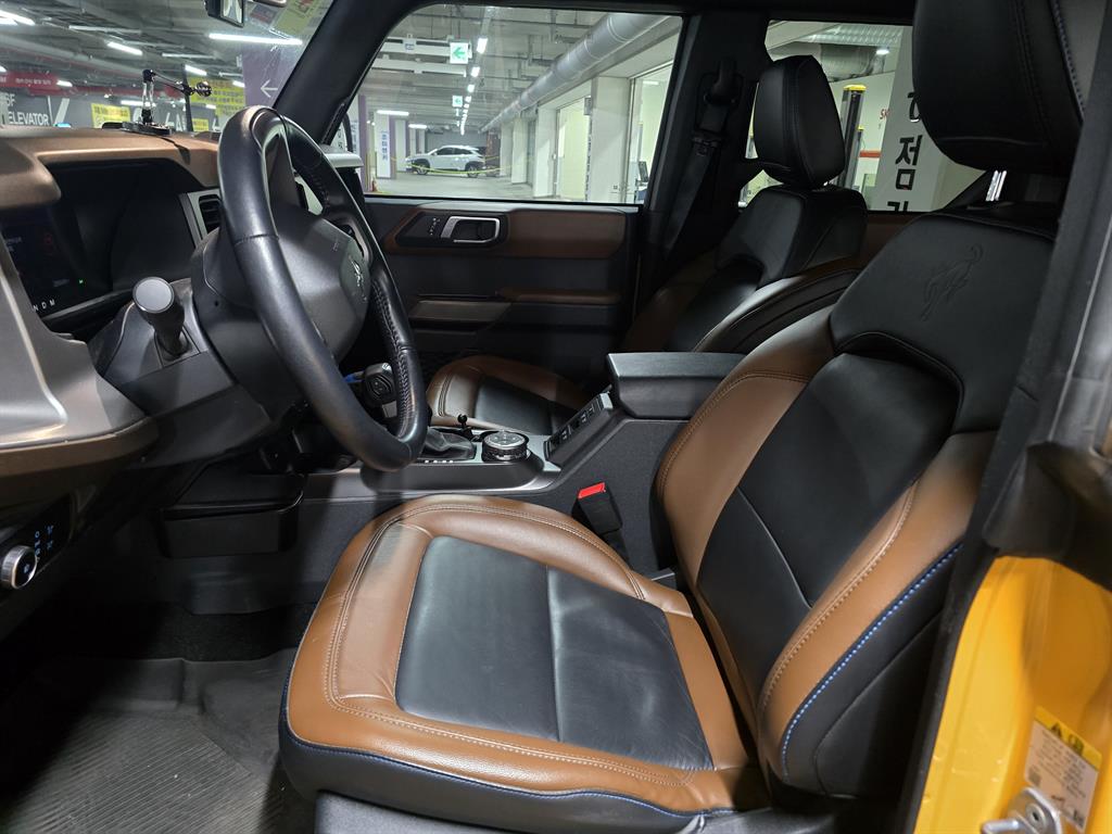 Ford Bronco - Vista 10