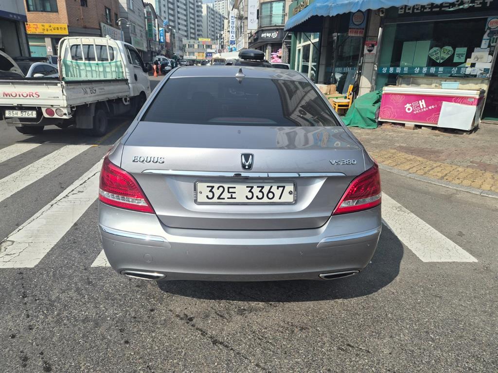 HYUNDAI Equus - Vista 4