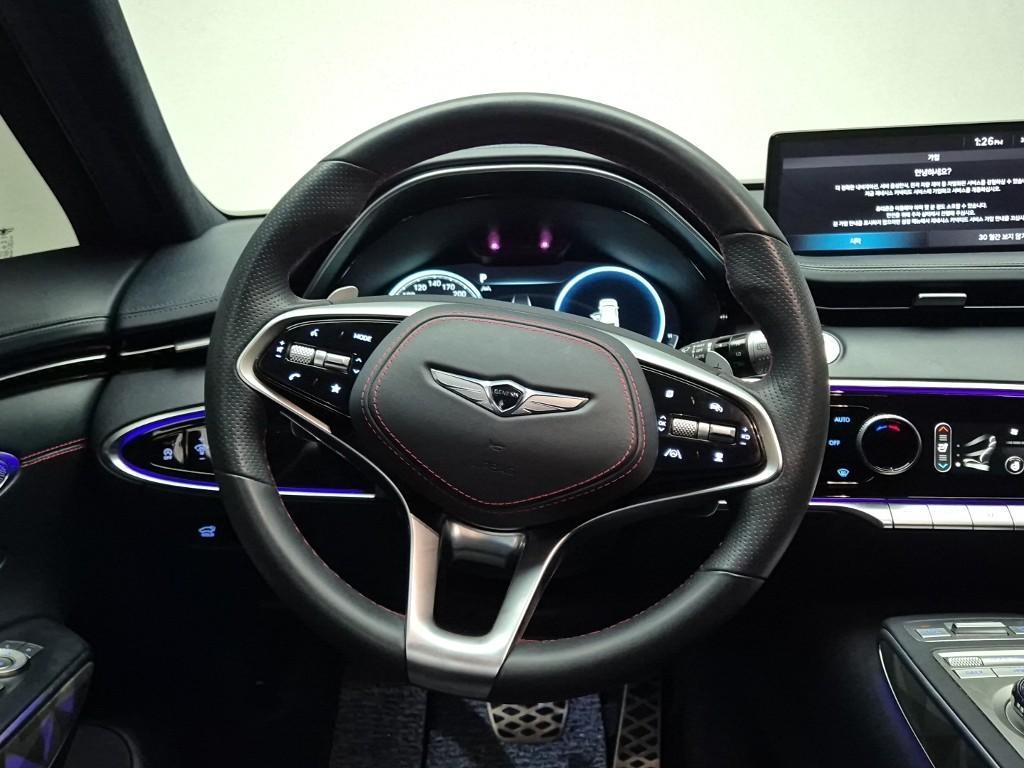 Genesis GV70 - Vista 9