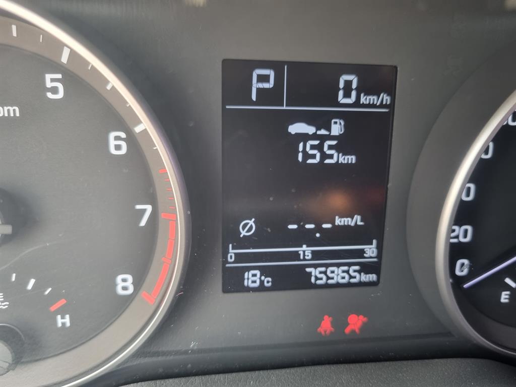 HYUNDAI Avante - Vista 12