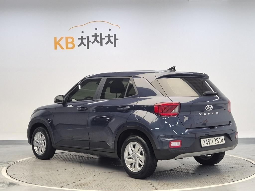 HYUNDAI Venue - Vista 4
