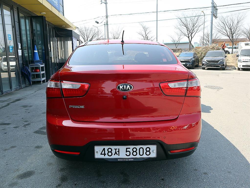 KIA Pride - Vista 7