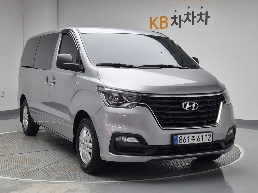 HYUNDAI Starex - Vista 4