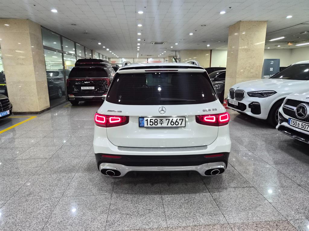 Mercedes Benz GLB Class - Vista 4