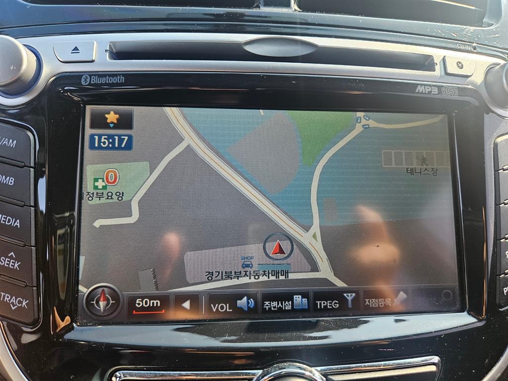 HYUNDAI Accent 2014 Plateado - Importación desde Corea - HF Imports Iquique - Foto 17