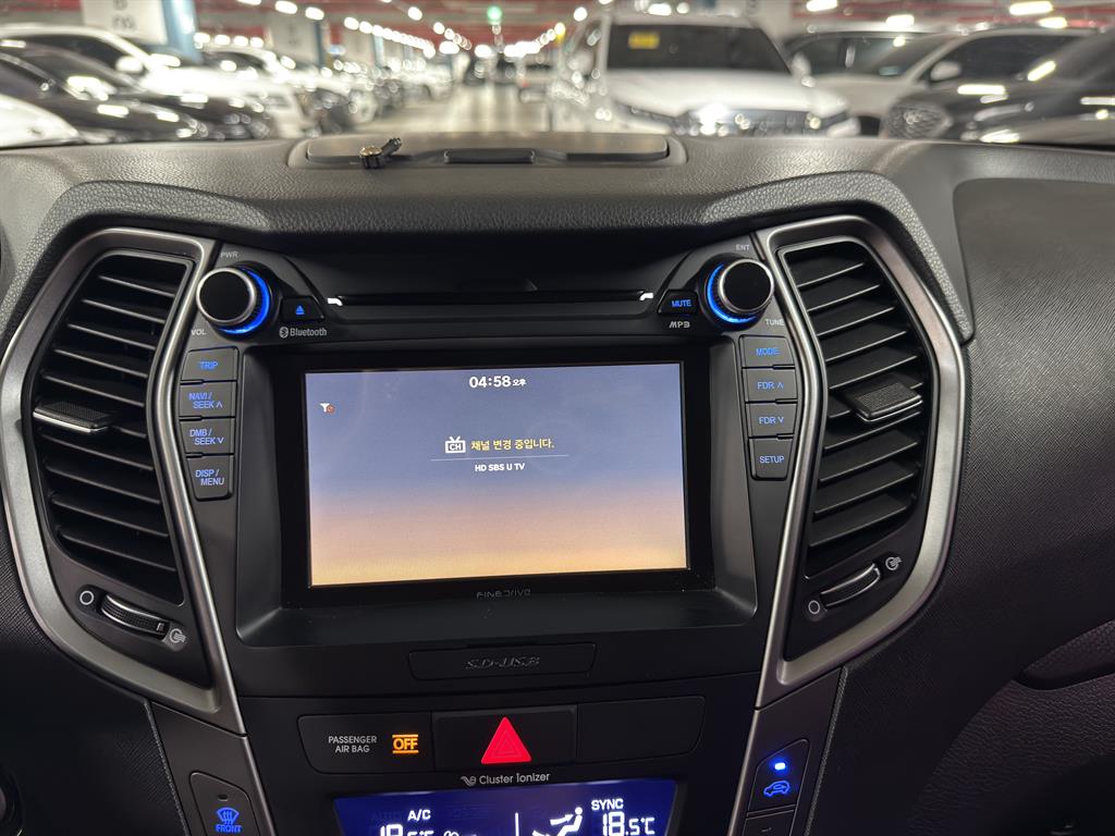 HYUNDAI Santa Fe - Vista 9