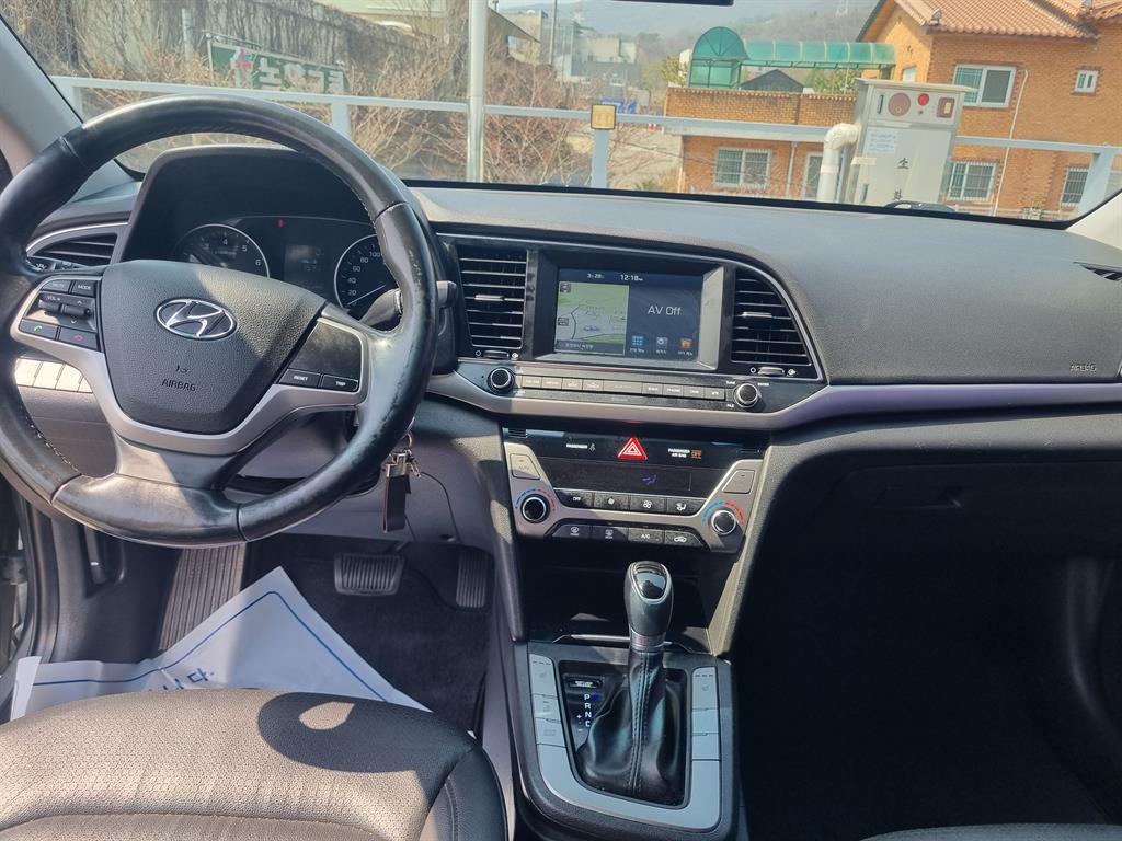 HYUNDAI Avante 2017 Gris - Importación desde Corea - HF Imports Iquique - Foto 17