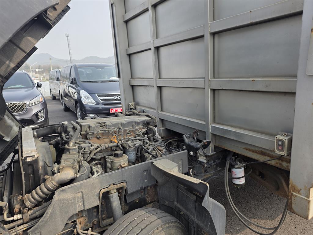 medium and large cargo truck 2015 Blanco - Importación desde Corea - HF Imports Iquique - Foto 20