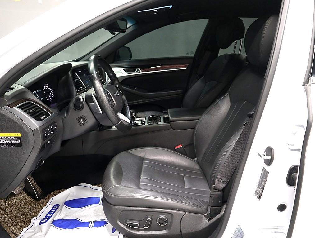 Genesis G80 - Vista 9