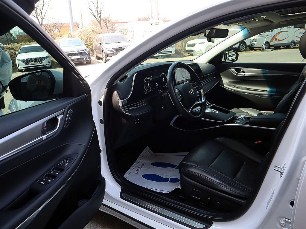 HYUNDAI Grandeur - Vista 11