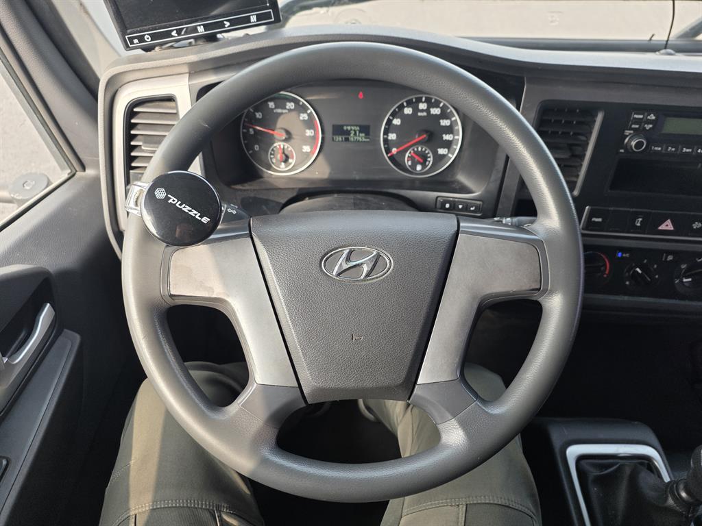 medium and large cargo truck - Vista 11