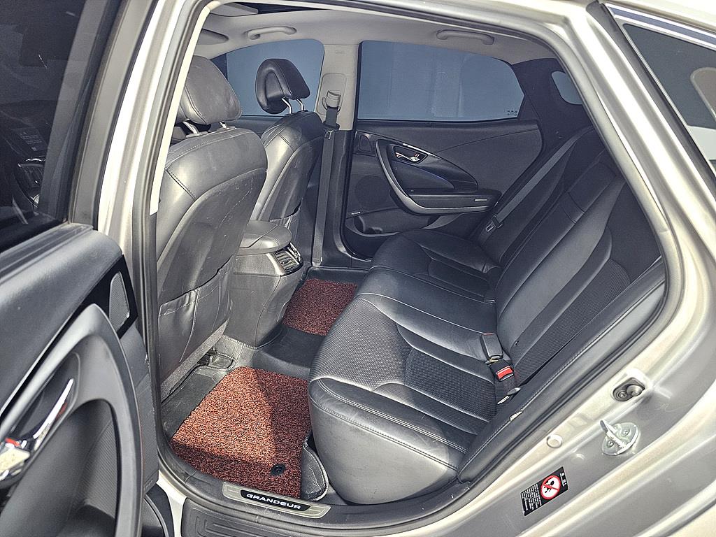 HYUNDAI Grandeur - Vista 9