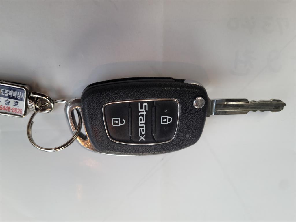 HYUNDAI Starex 2017 Plateado - Importación desde Corea - HF Imports Iquique - Foto 20