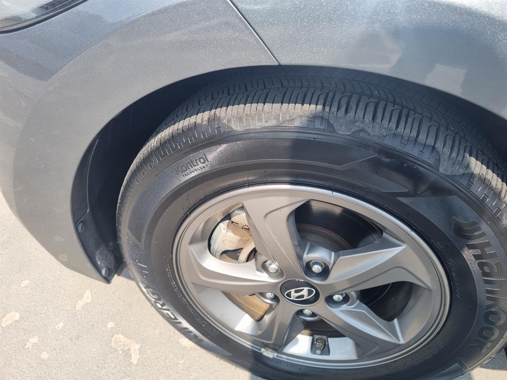 HYUNDAI Avante - Vista 7