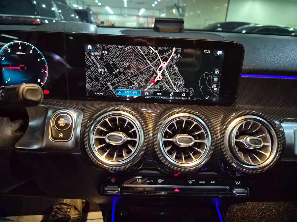 Mercedes Benz GLB Class - Vista 10