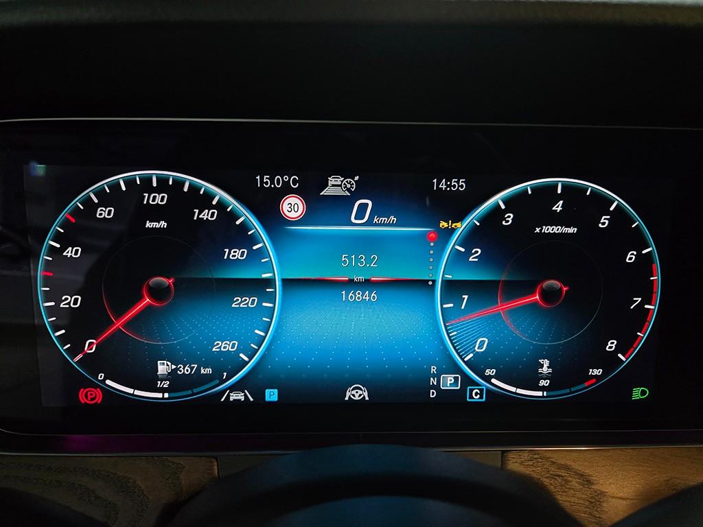 Mercedes Benz E class - Vista 8