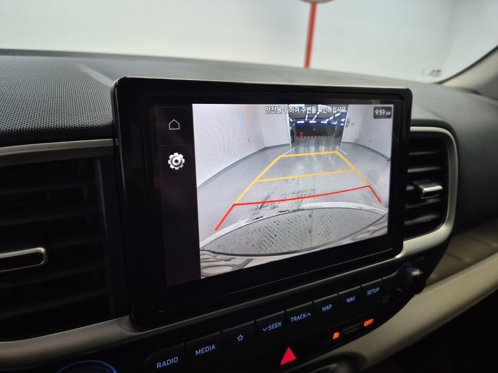 HYUNDAI Venue - Vista 9