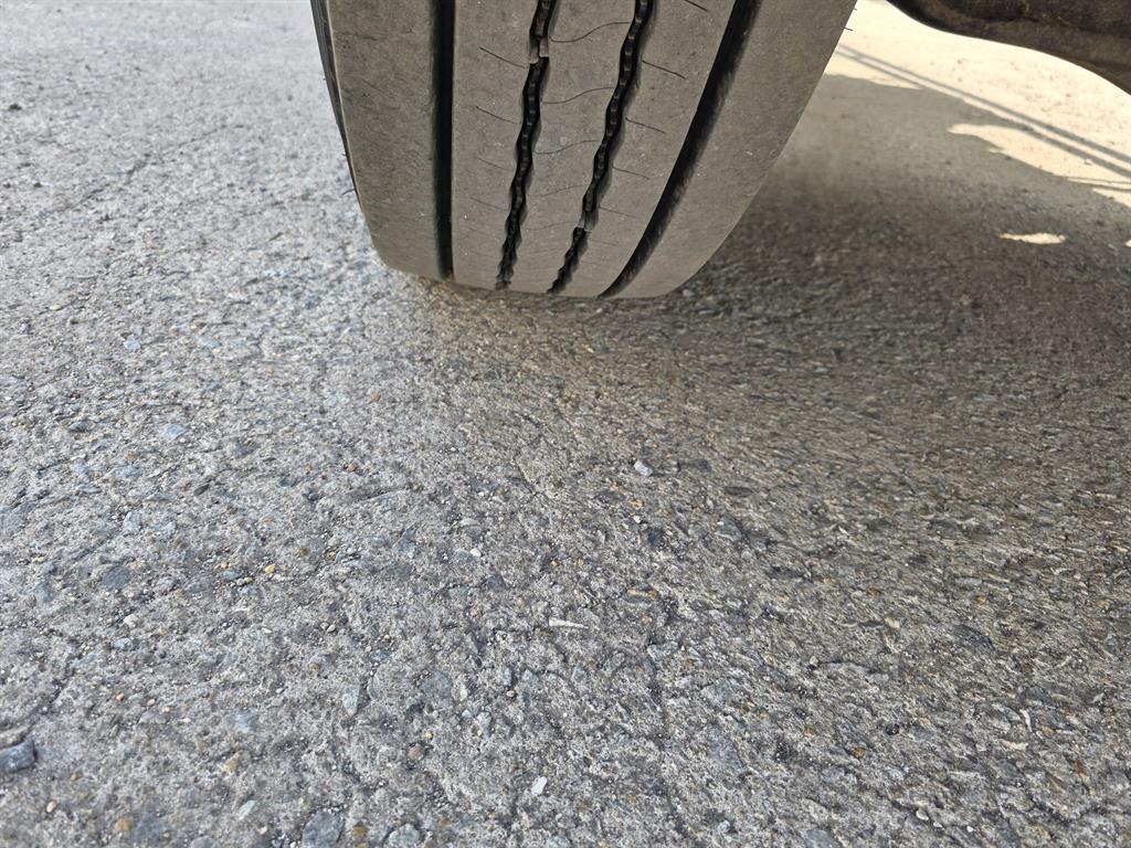 medium and large cargo truck - Vista 8