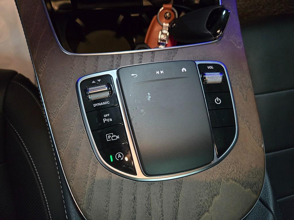 Mercedes Benz E class - Vista 12