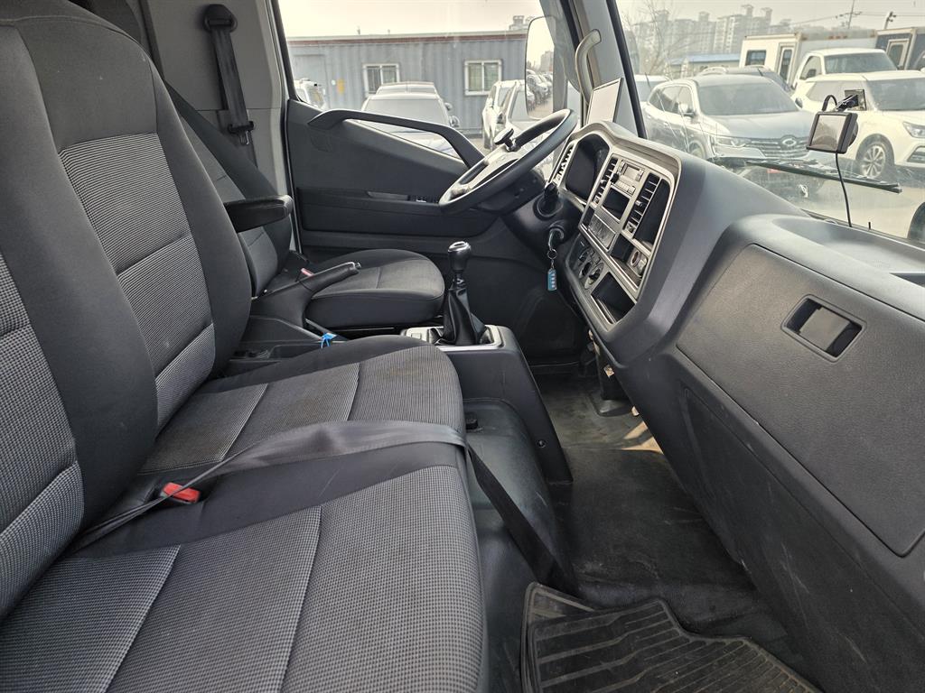 medium and large cargo truck - Vista 10