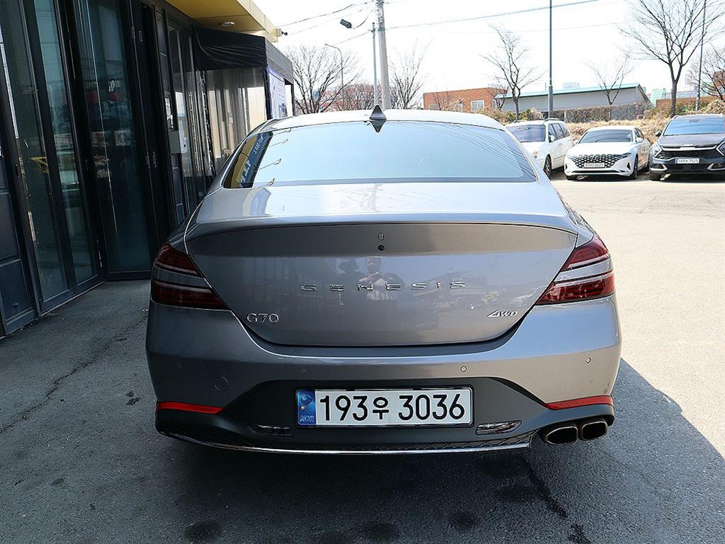 Genesis G70 - Vista 7