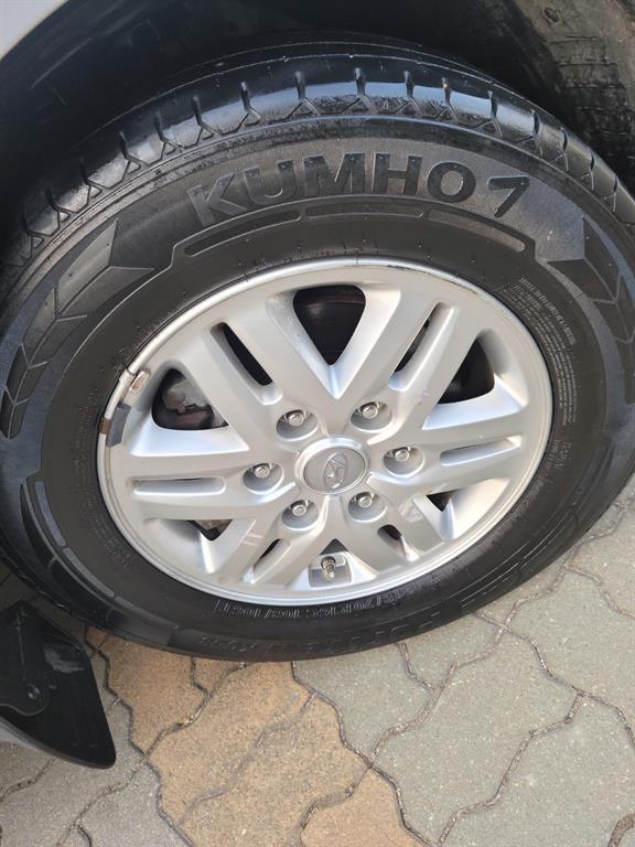 HYUNDAI Starex - Vista 8