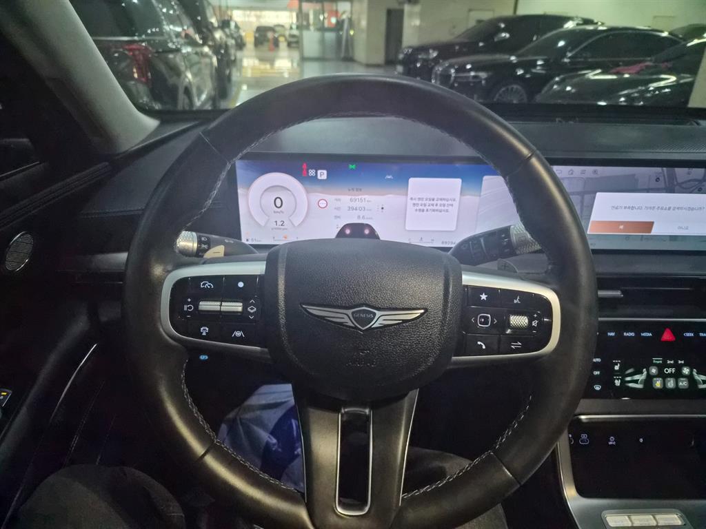 Genesis GV80 - Vista 7