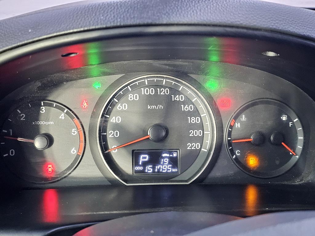 HYUNDAI Starex - Vista 7