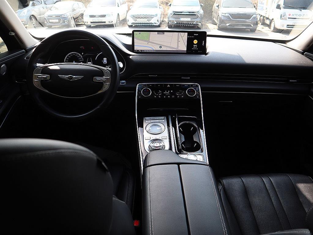 Genesis GV80 - Vista 9