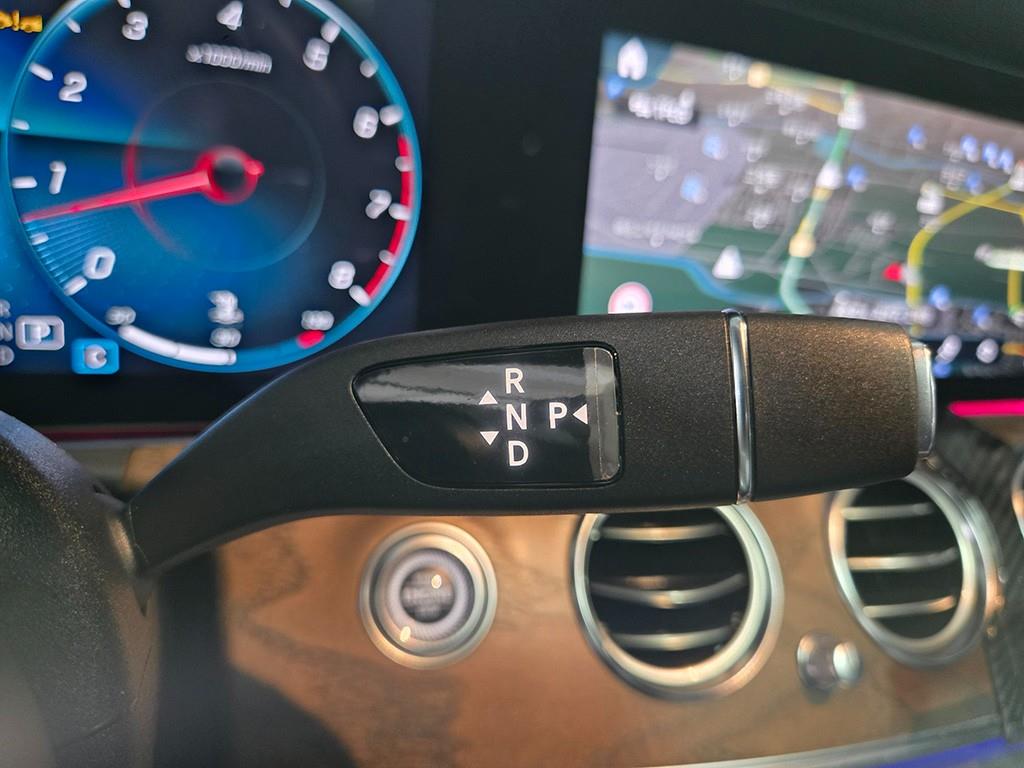 Mercedes Benz E class - Vista 11