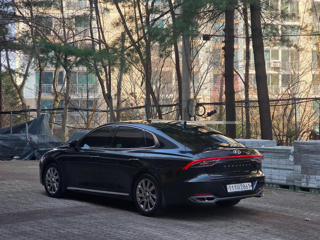 HYUNDAI Grandeur - Vista 5