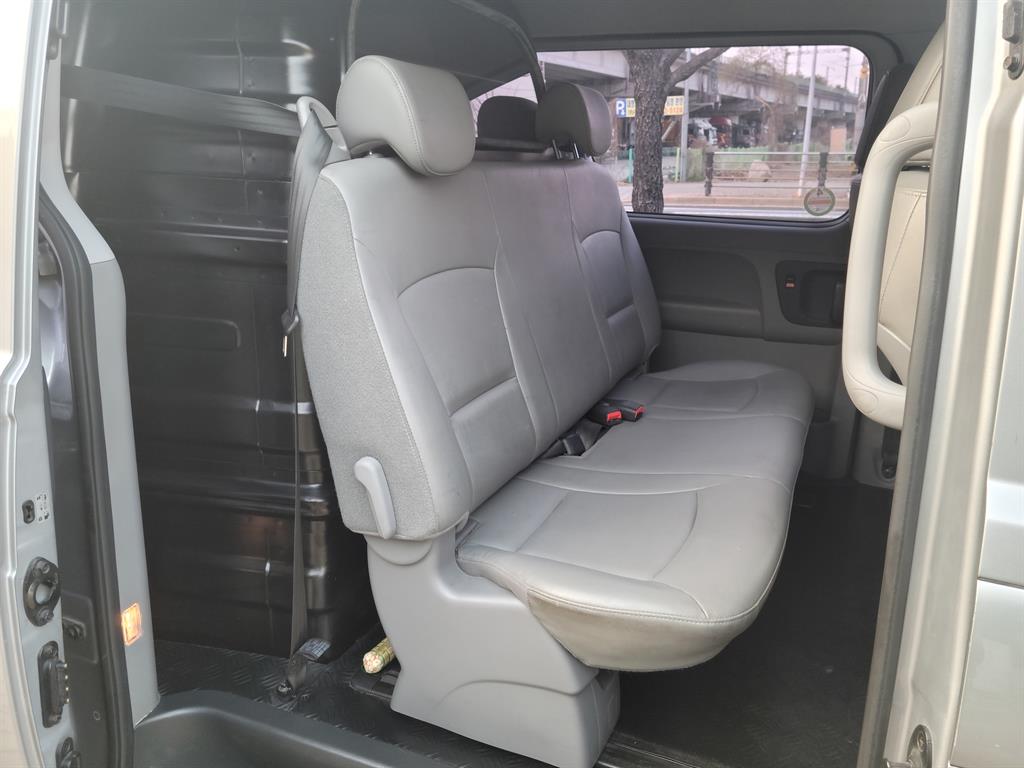 HYUNDAI Starex - Vista 11