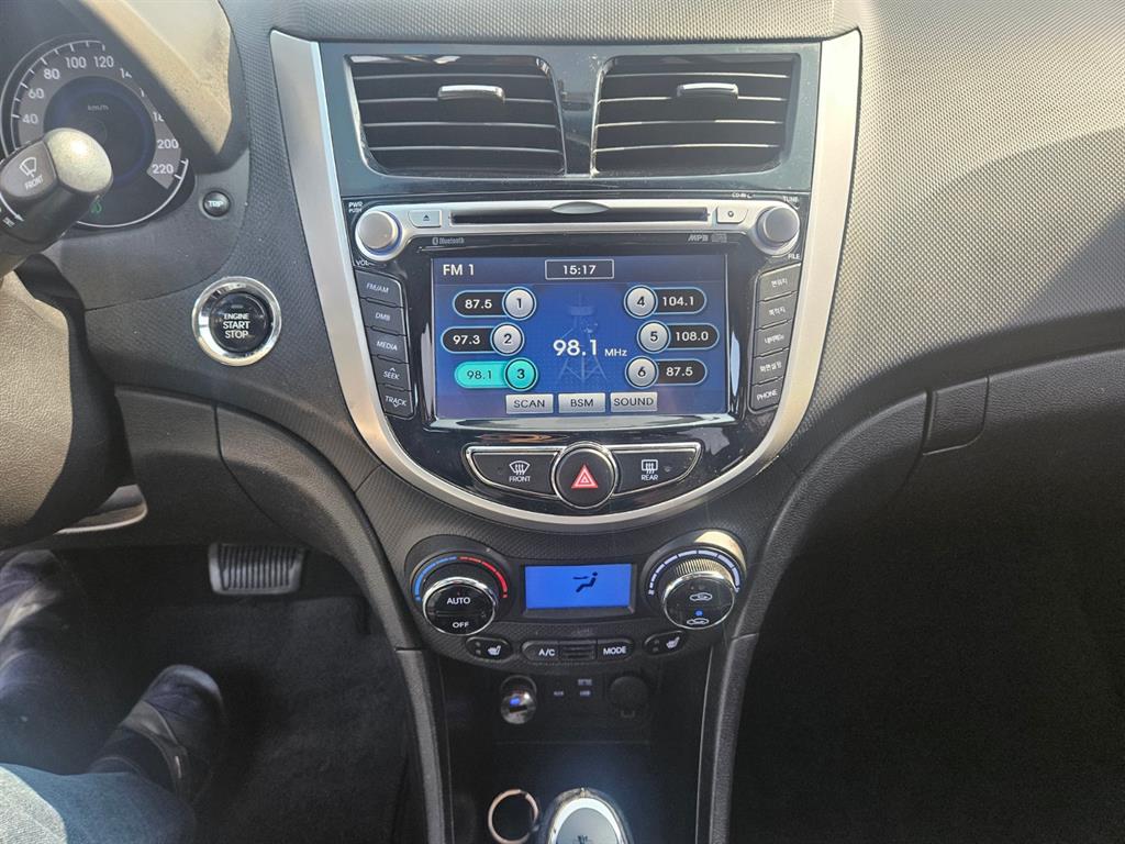 HYUNDAI Accent 2014 Plateado - Importación desde Corea - HF Imports Iquique - Foto 14