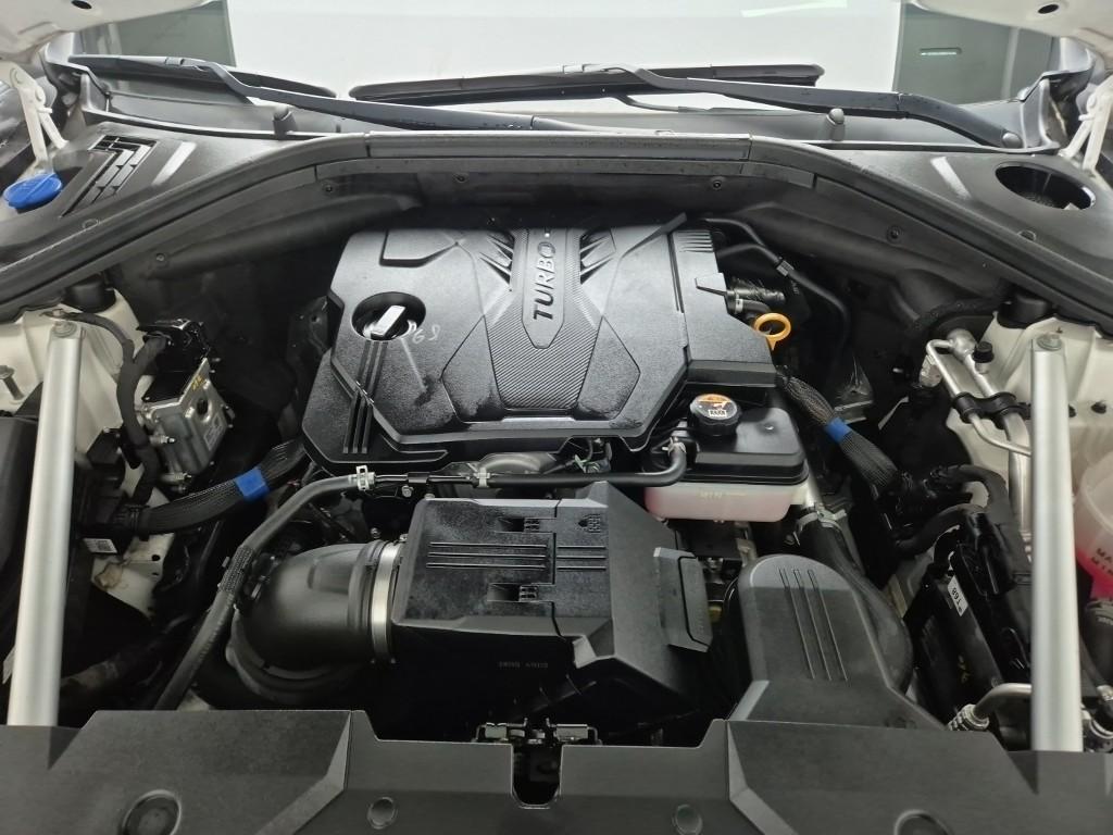 Genesis GV70 - Vista 5