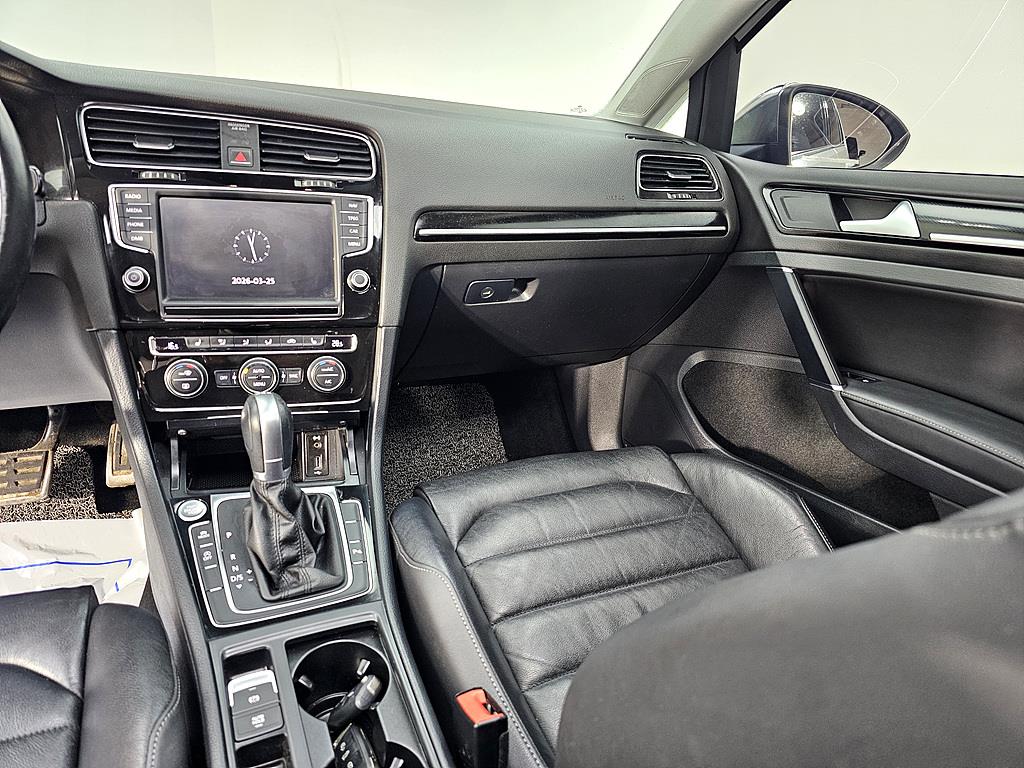 Volkswagen Golf - Vista 10