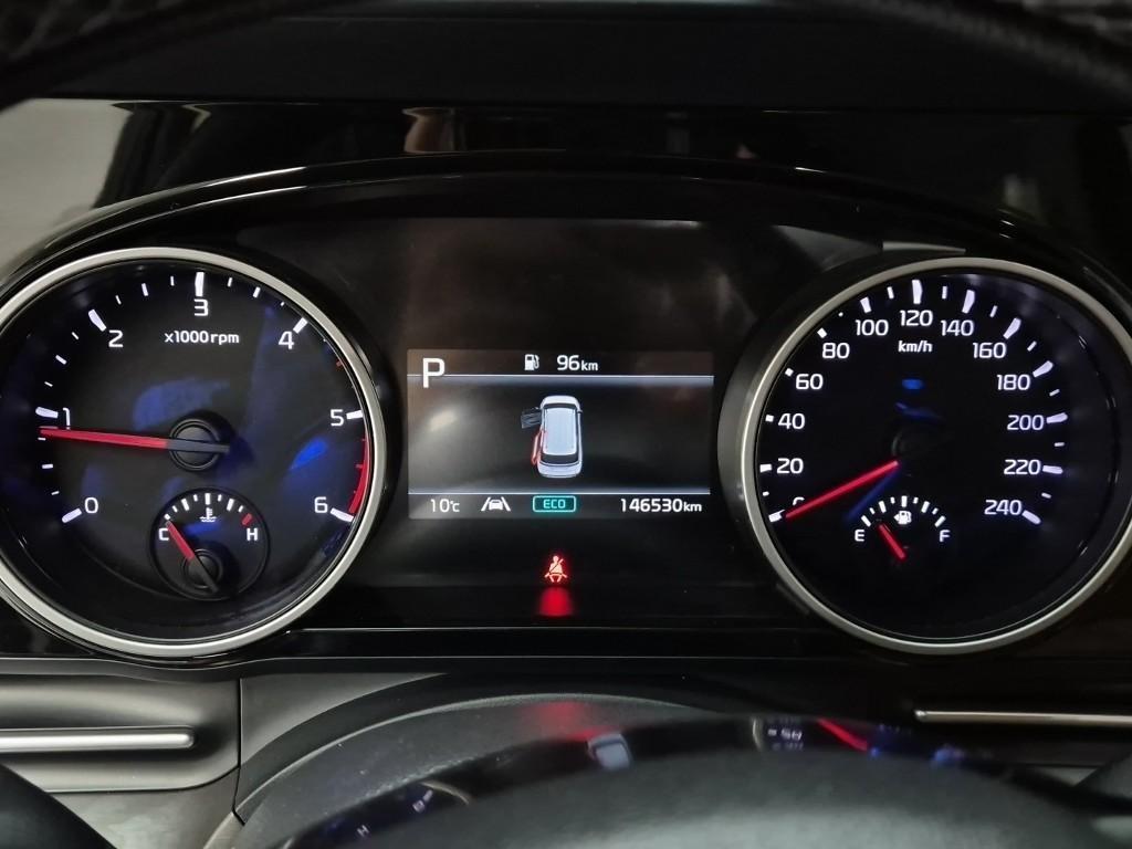 KIA Carnival - Vista 6
