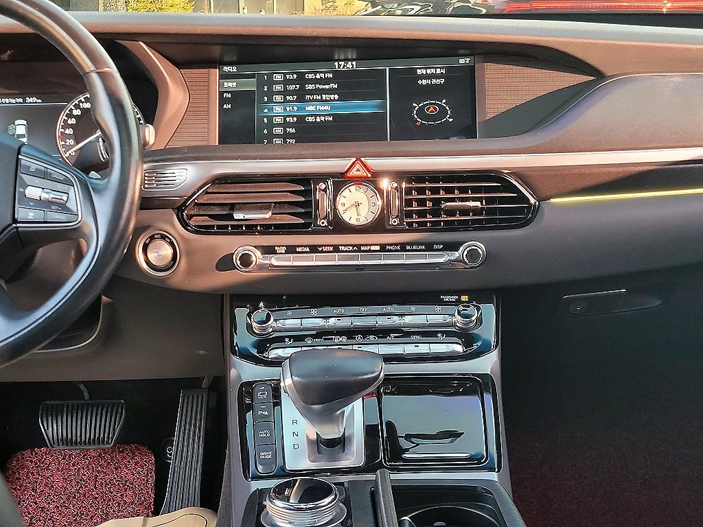 Genesis EQ900 - Vista 10