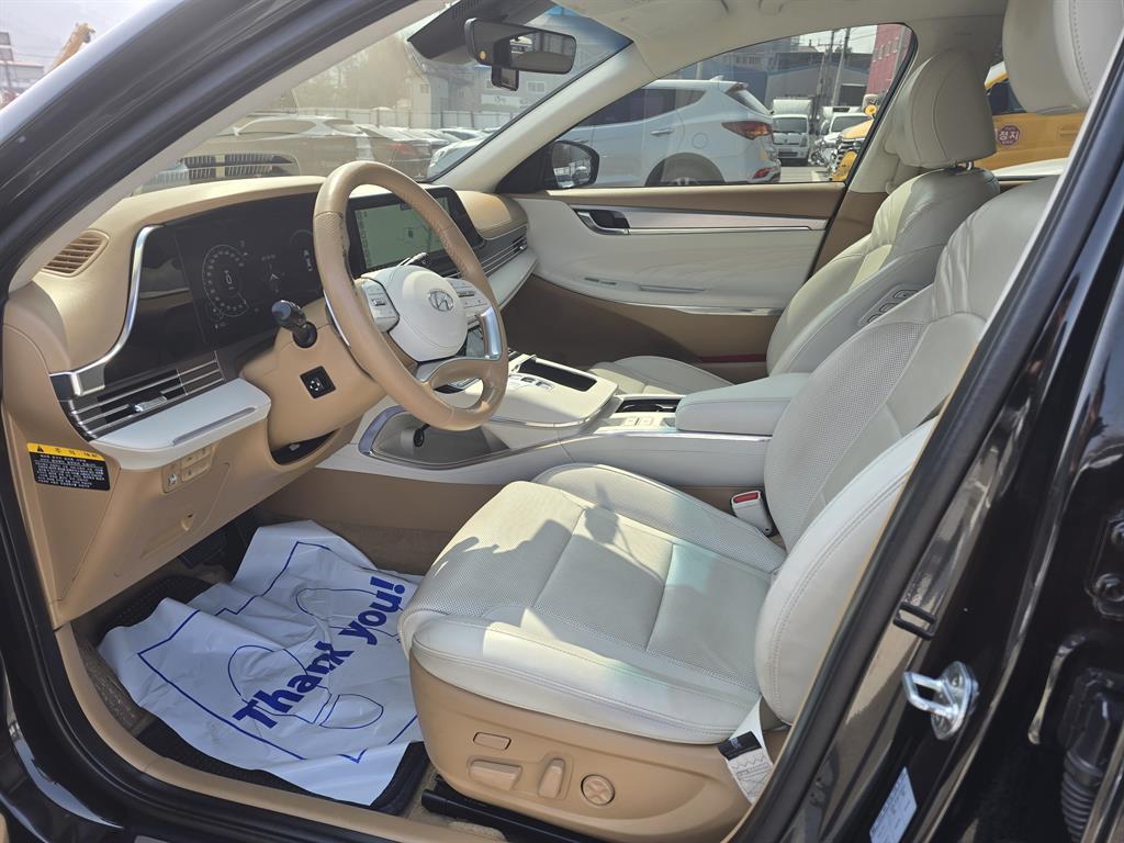 HYUNDAI Grandeur - Vista 10