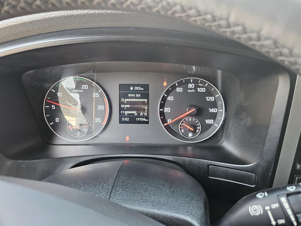 medium and large cargo truck - Vista 9