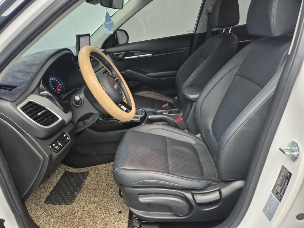 KIA Seltos - Vista 10